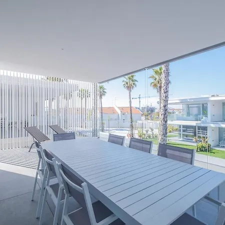 Apartment Palms Edition